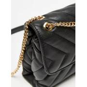  Quilted crossbody bag with a metallic chain strap, fig. 6 