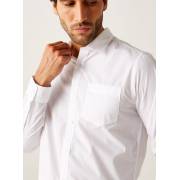  Plain shirt with long sleeves, button closure and pockets, fig. 3 
