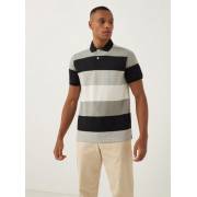  Striped polo shirt with short sleeves and a button closure, fig. 2 