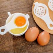  Plastic egg yolk separator, fig. 1 